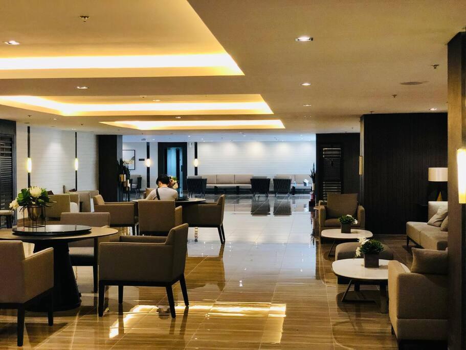 Air Residence 1Br With Balcony Free Netflix And Disney Plus Manila Zewnętrze zdjęcie